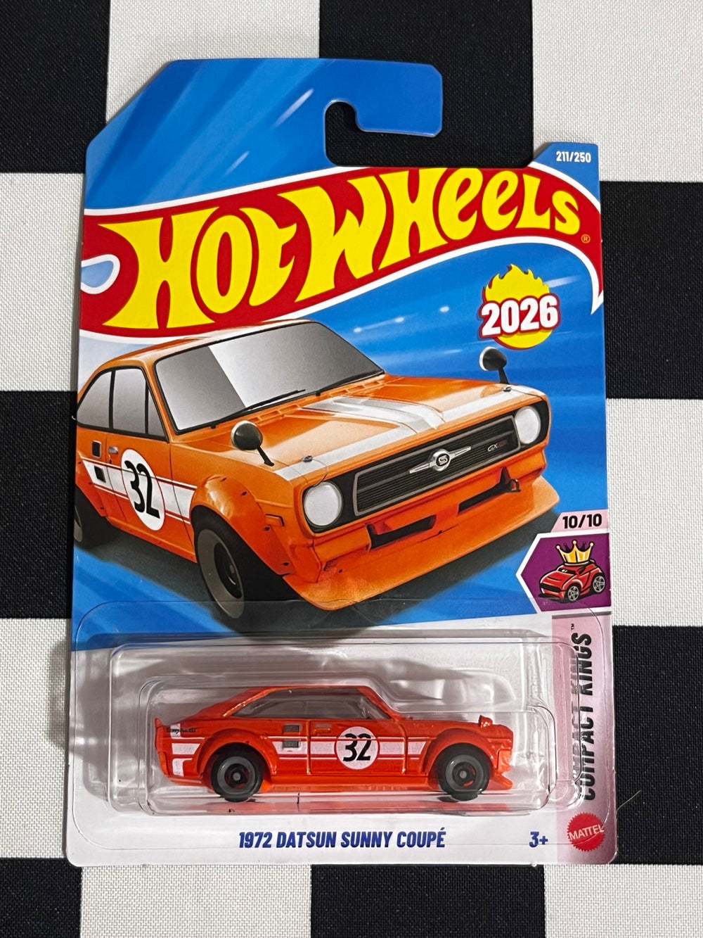 1972 Datsun Sunny Coupe – Naranja #32